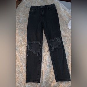 Black Skinny/Mom Jeans. Very comfortable and in very good shape. Size 9/28w